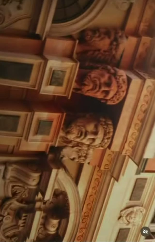 szobrok boltív